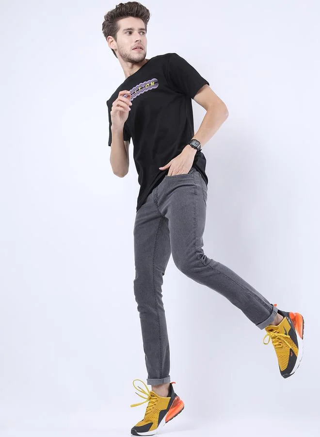 كيتش تيشيرت بطباعة جرافيك بياقة دائرية من ستايلي